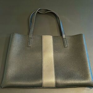 Vince Camuto shoulder bag.
